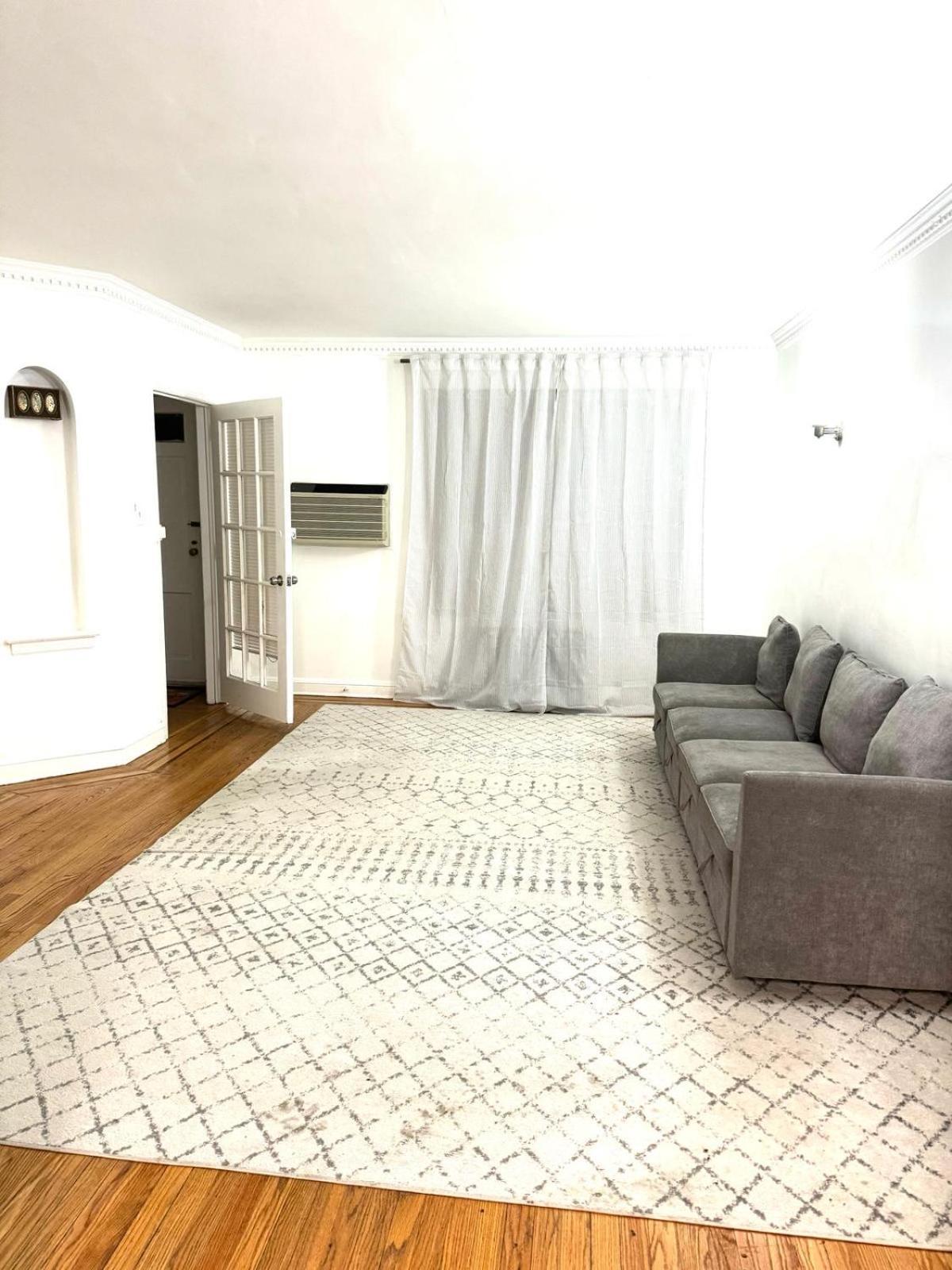 Stay Rego Park New York Bagian luar foto