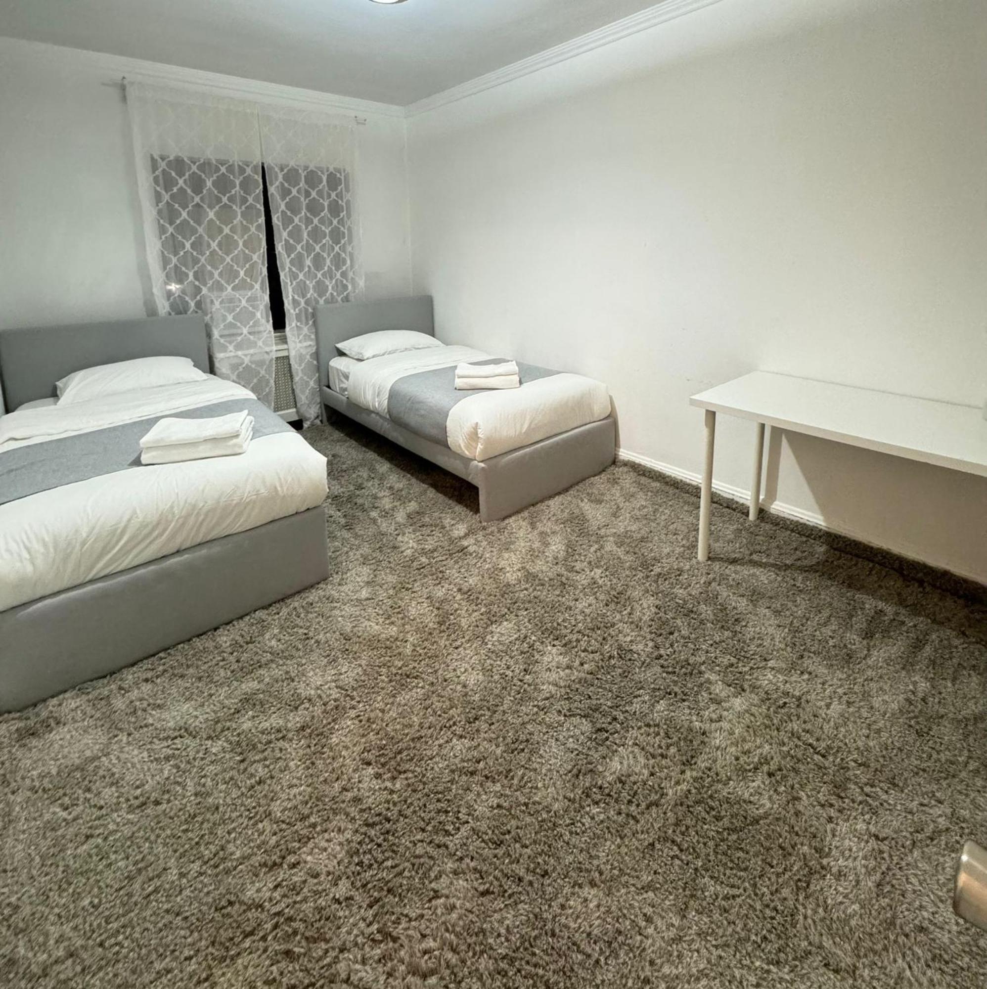Stay Rego Park New York Bagian luar foto